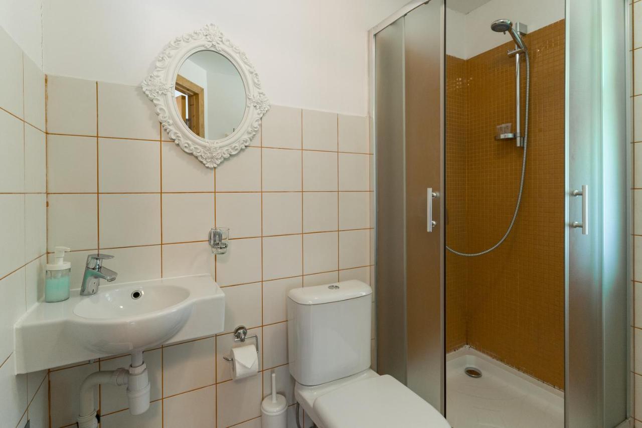 Cerpas Hotel Medemciems Kültér fotó