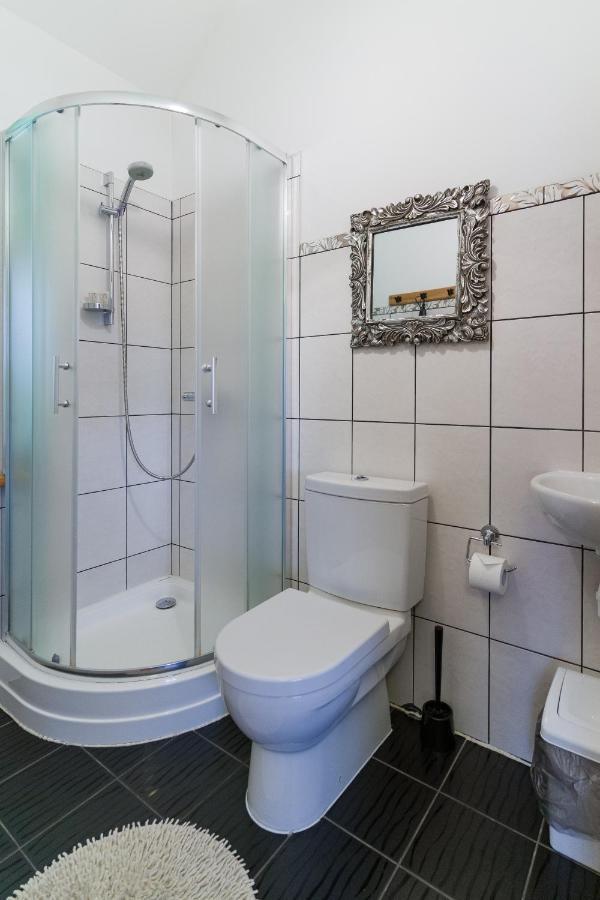 Cerpas Hotel Medemciems Kültér fotó