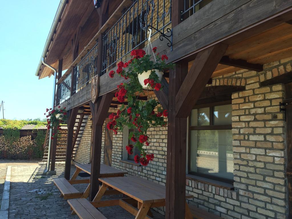 Cerpas Hotel Medemciems Kültér fotó