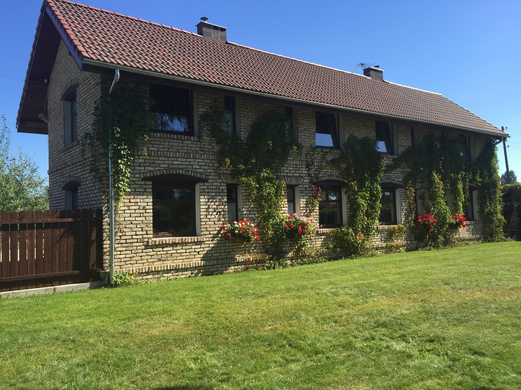 Cerpas Hotel Medemciems Kültér fotó
